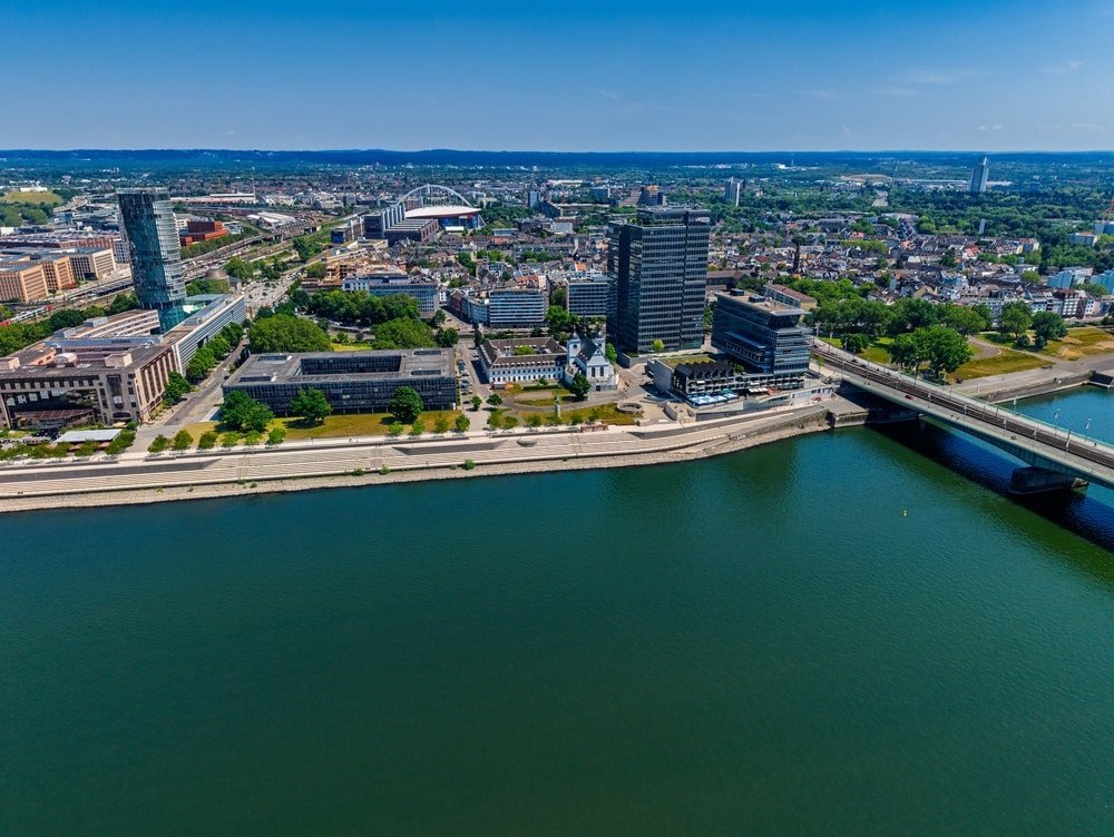 Aerial view of Deutz with the Rheinboulevard, the KölnTriangle and the Rhine