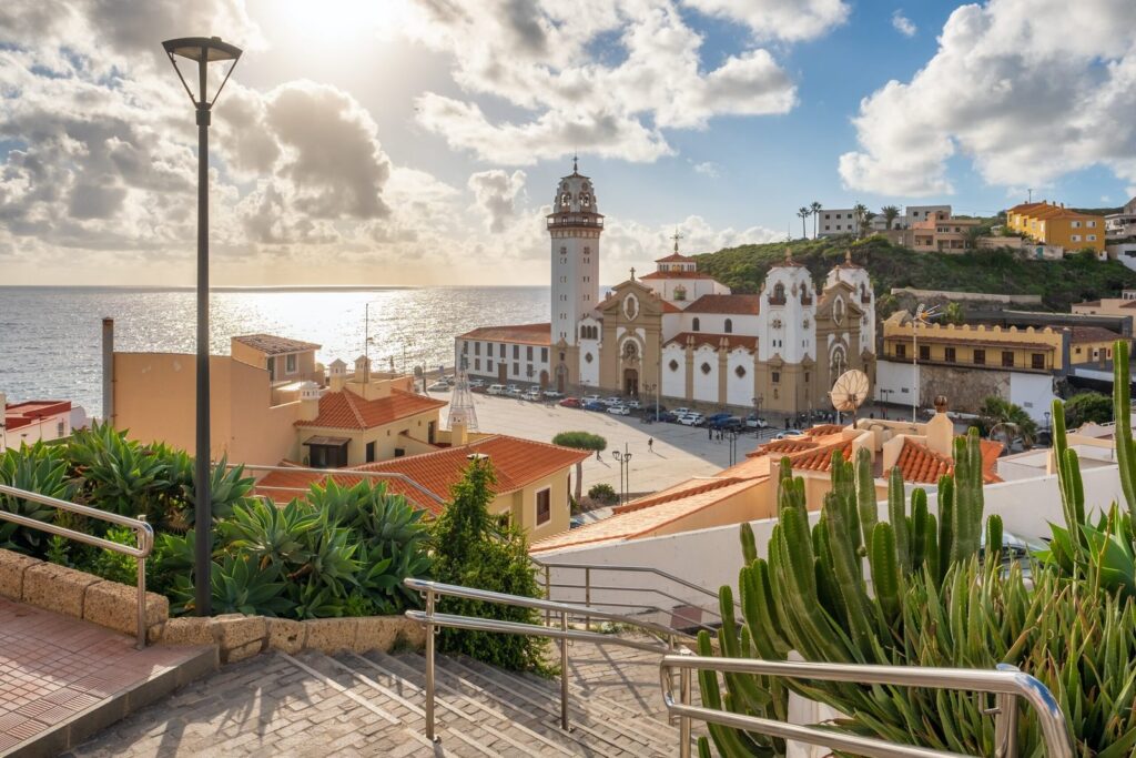 The basilica and Plaza de la Patrona in Candelaria