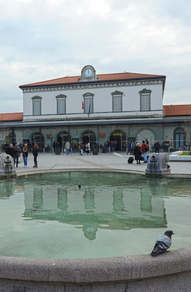 Bergamo railway station on Piazzale Guglielmo Marconi