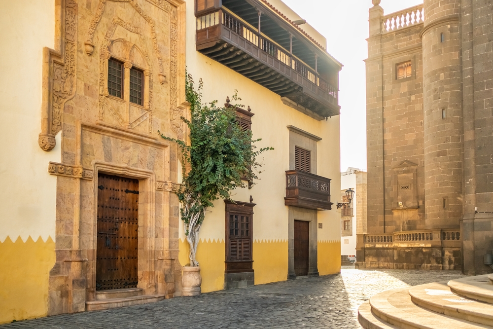 17 Best Things to Do in Gran Canaria: Sights, Prices & Tips 10 The carved stone facade of Casa de Colón in Las Palmas de Gran Canaria