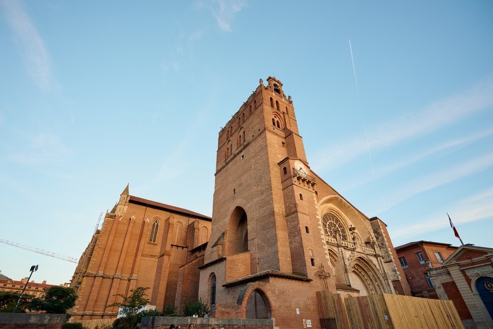 Cathédrale Saint-Étienne rising above the rooftops of the Old Town in Toulouse
