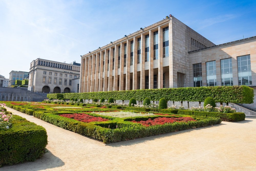 The garden on Mont des Arts in Brussels with the national library in the background