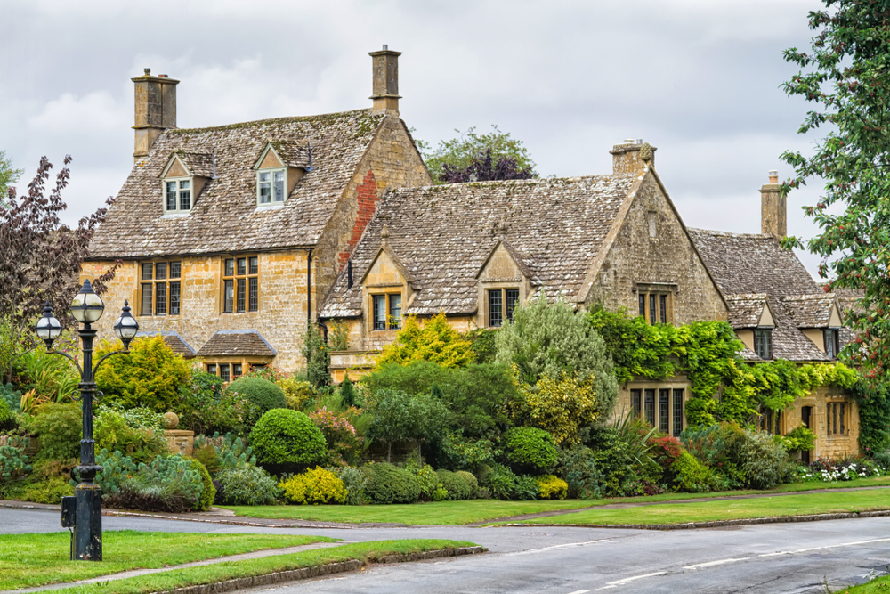 Honey-coloured stone houses in Chipping Campden