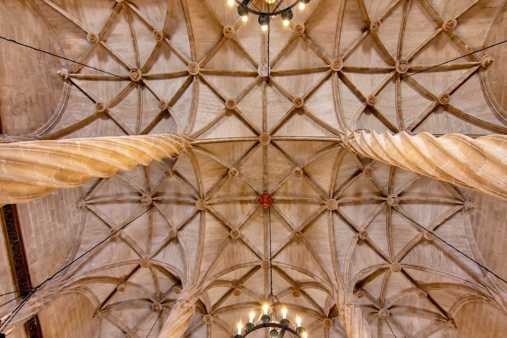 Inside La Lonja (the trading hall)