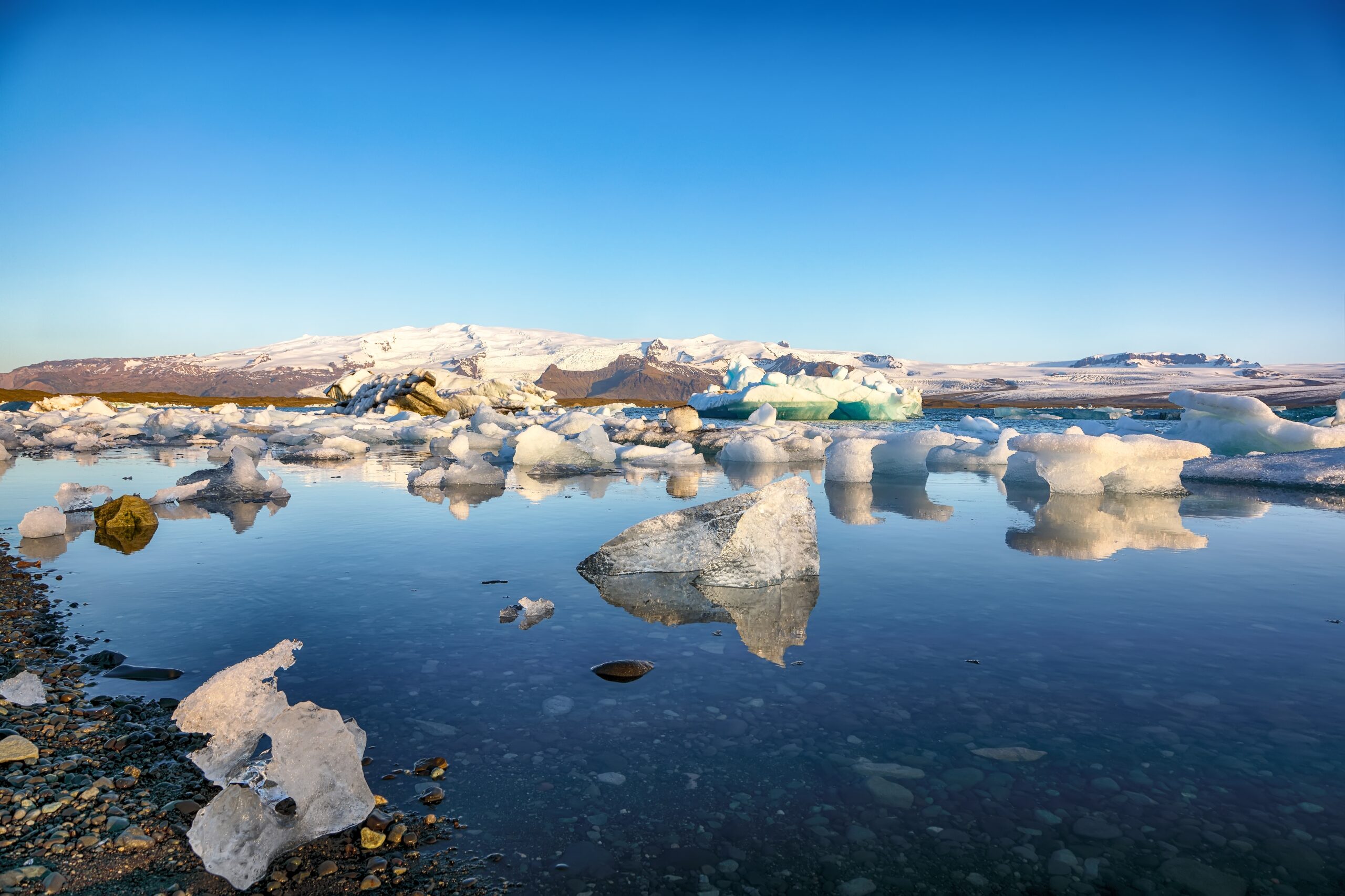 Icebergs in the Jökulsárlón lagoon
