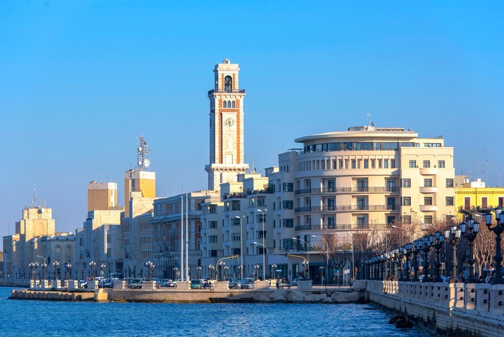 The Lungomare seafront promenade with the Palazzo della Provincia in Bari
