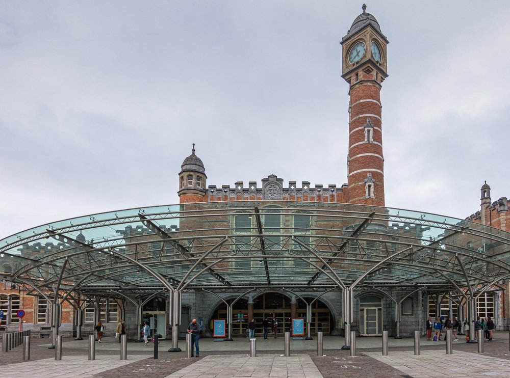 The main entrance to Gent-Sint-Pieters station