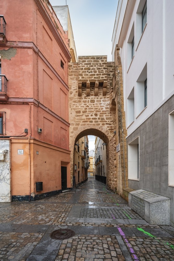 The medieval Arco de la Rosa gate in the El Pópulo district of Cádiz