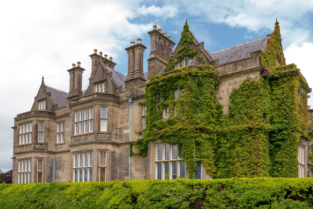 Where to Stay in Ireland? The 6 Best Towns & Places to Stay 12 Muckross House in Killarney National Park