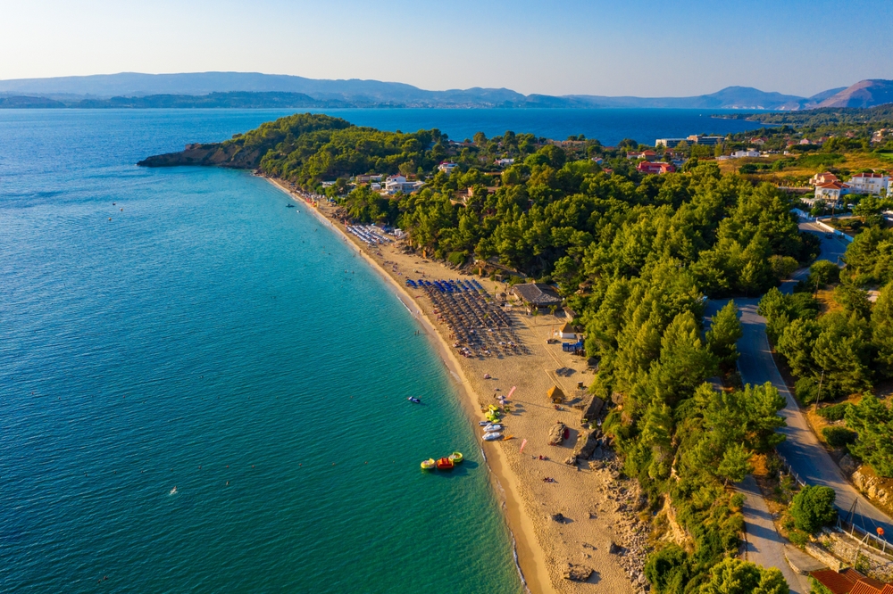 Platis Gialos beach in Lassi