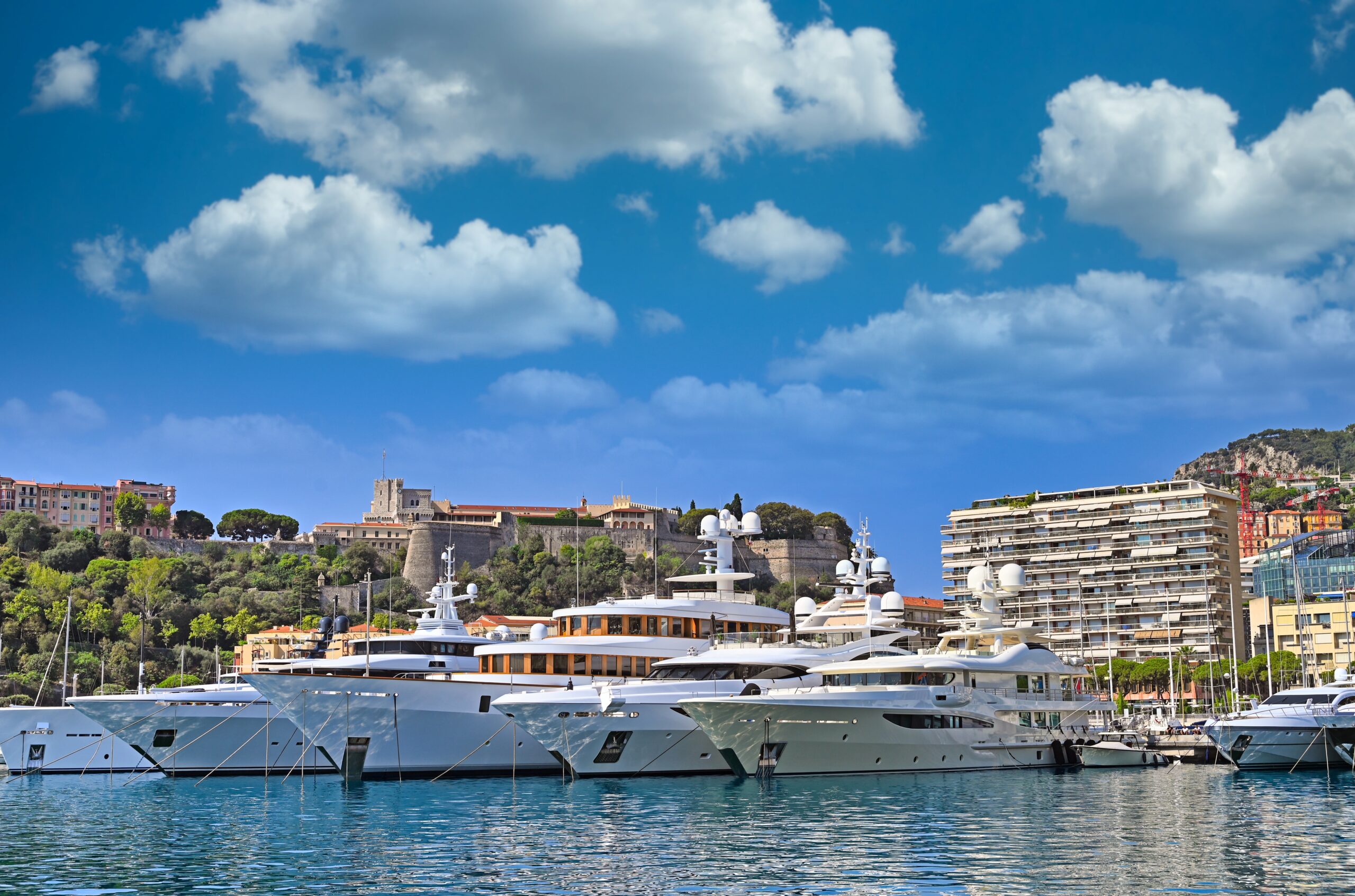 17 Best Things to Do in Nice: Sights, Prices & Tips 16 Yachts in Port Hercule in Monaco with the Prince's Palace behind