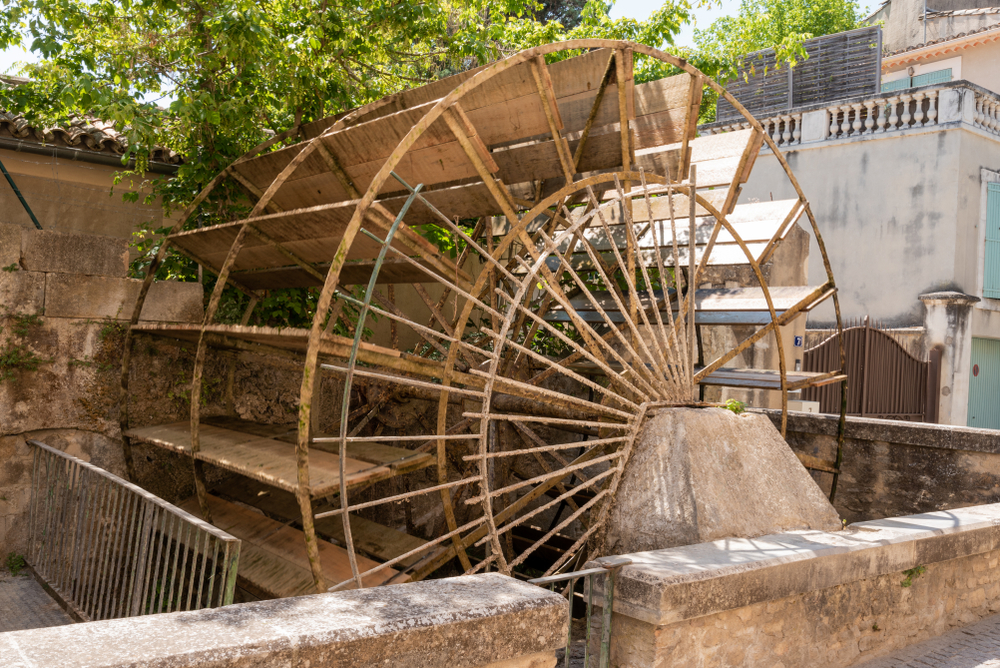 A water wheel by the canal in L'Isle-sur-la-Sorgue in Provence